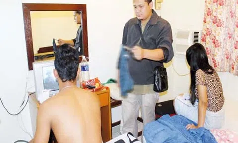 Bắt quả tang vợ ngoại tình, chồng vẫn năn nỉ `đừng chia tay...`